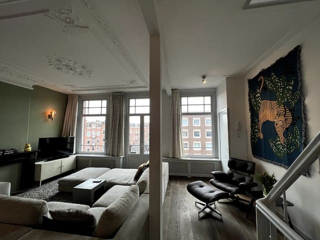 Groot appartement met dakterras.