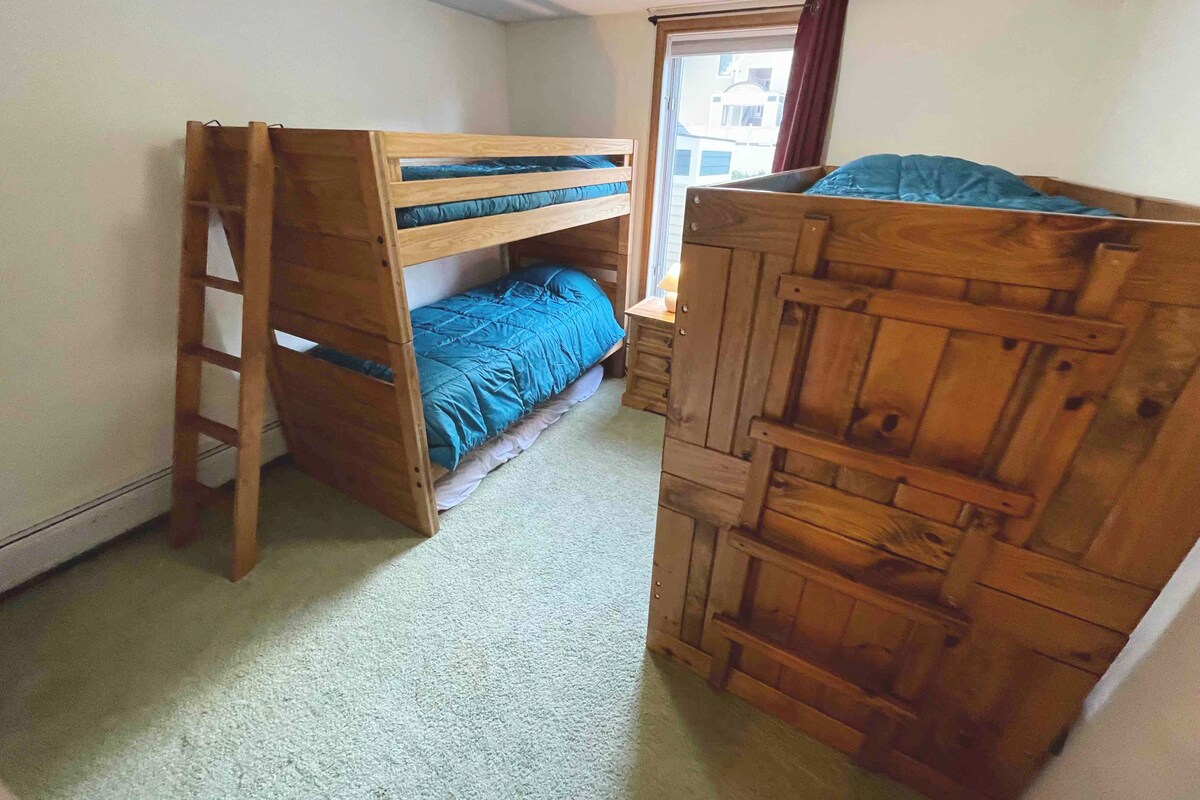 2 Etagenbetten im 2. Schlafzimmer