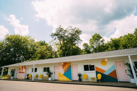 10 Rooms In Boutique Motel