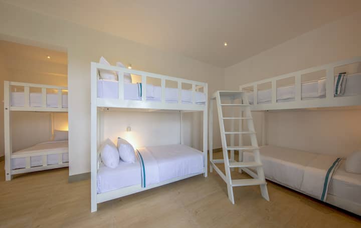 Спалня 7 - двуетажни легла за възрастни