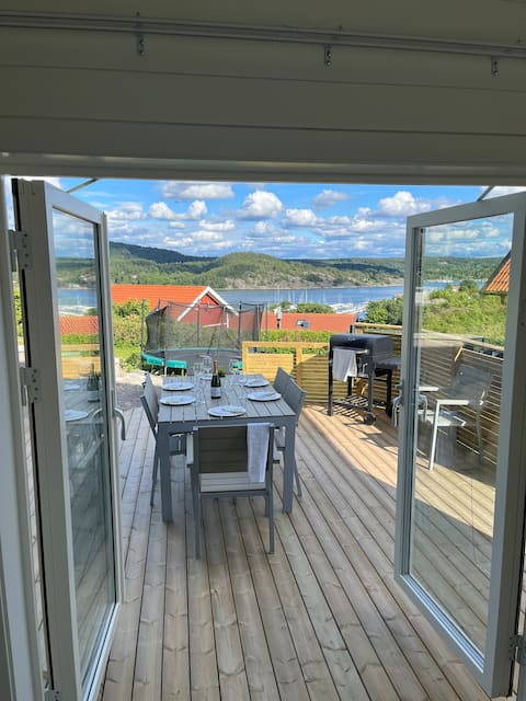 Tiny house with sea view on Orust