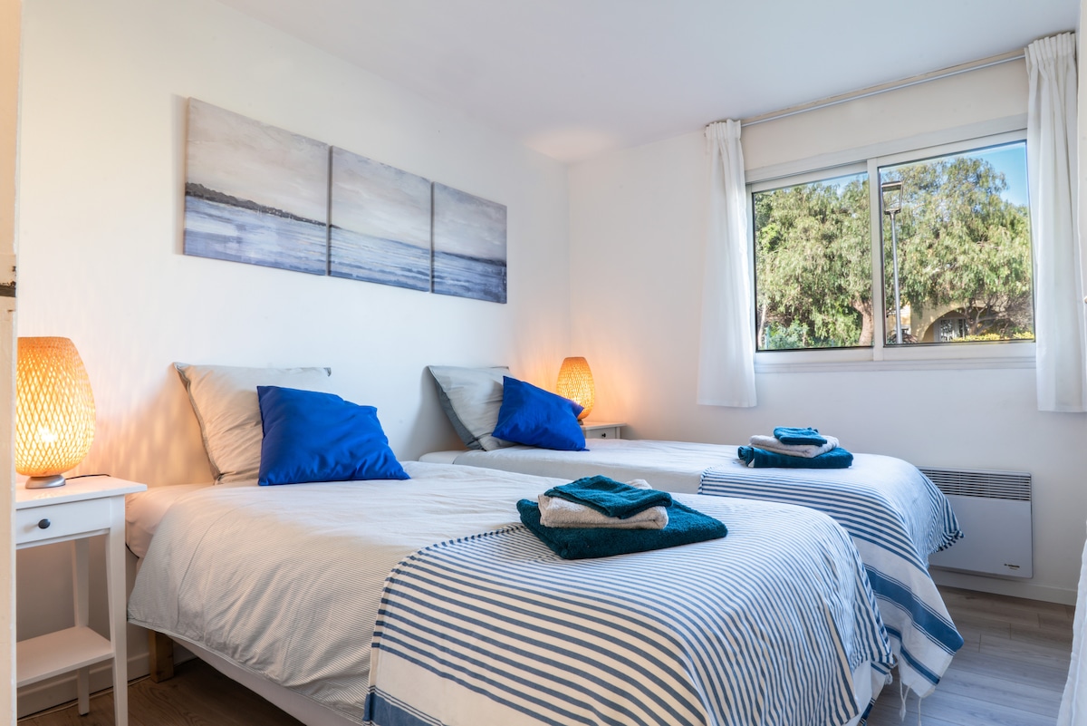 Nemo客房和两张单人床 
（ 90 X 200 ） ，山景。
到达后，将为您整理床铺和毛巾