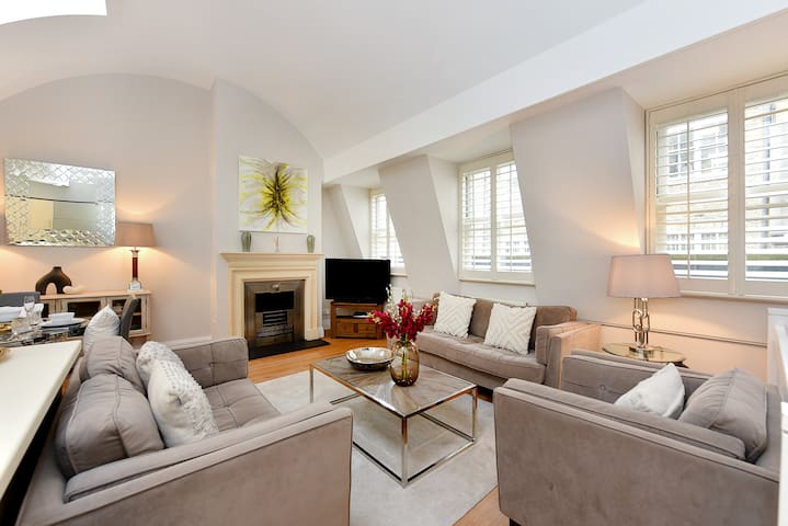 Large South Kensington Mews House £2m 2Bed Air Con