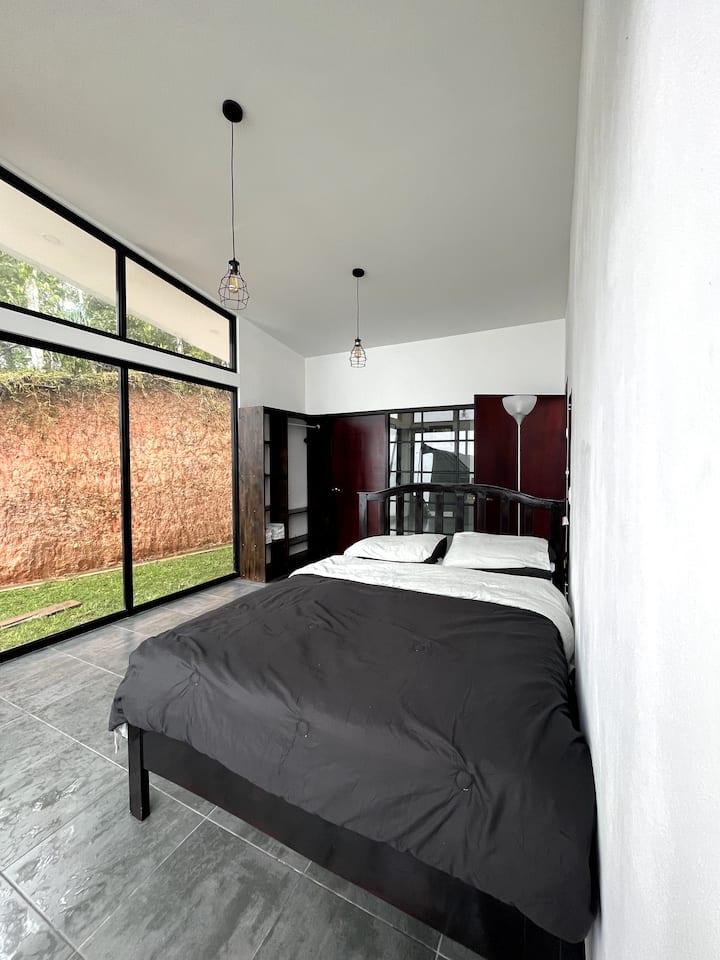 غرفة النوم الرئيسية