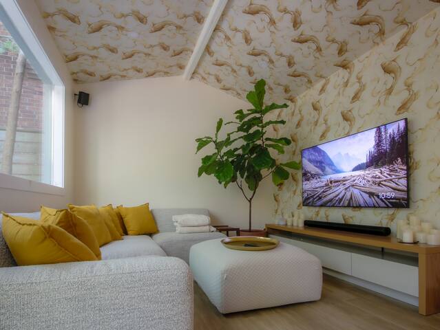 Home with Immersive Media Shed gallery image 3