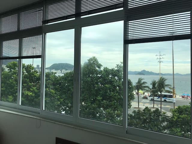 Natal e Réveillon frente Mar Copacabana 3 quarto a