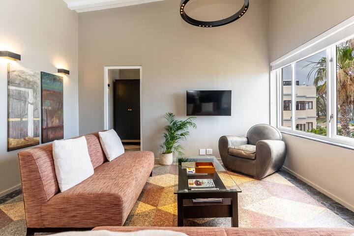 Tidal Pool – Modern Ocean View Apartment gallery image 2