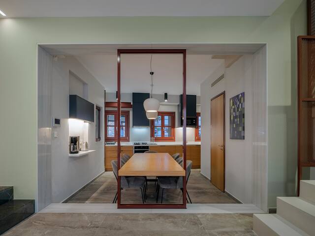 A Neoclassical Mansion in Athens gallery image 3