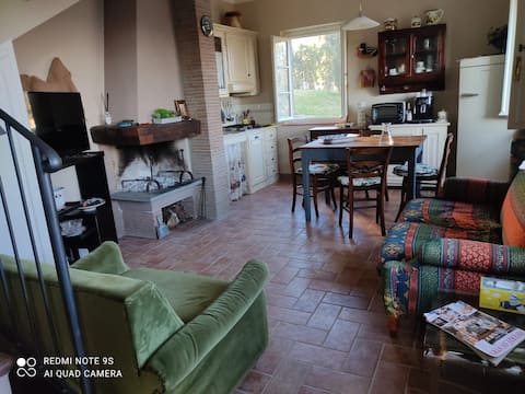 Annuncio Airbnb popolare: The little house on the hill (entire accommodation with privacy) a Capannori