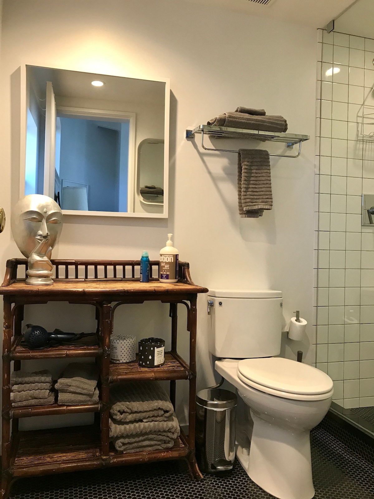 Standalone Bright Austin Bungalow
