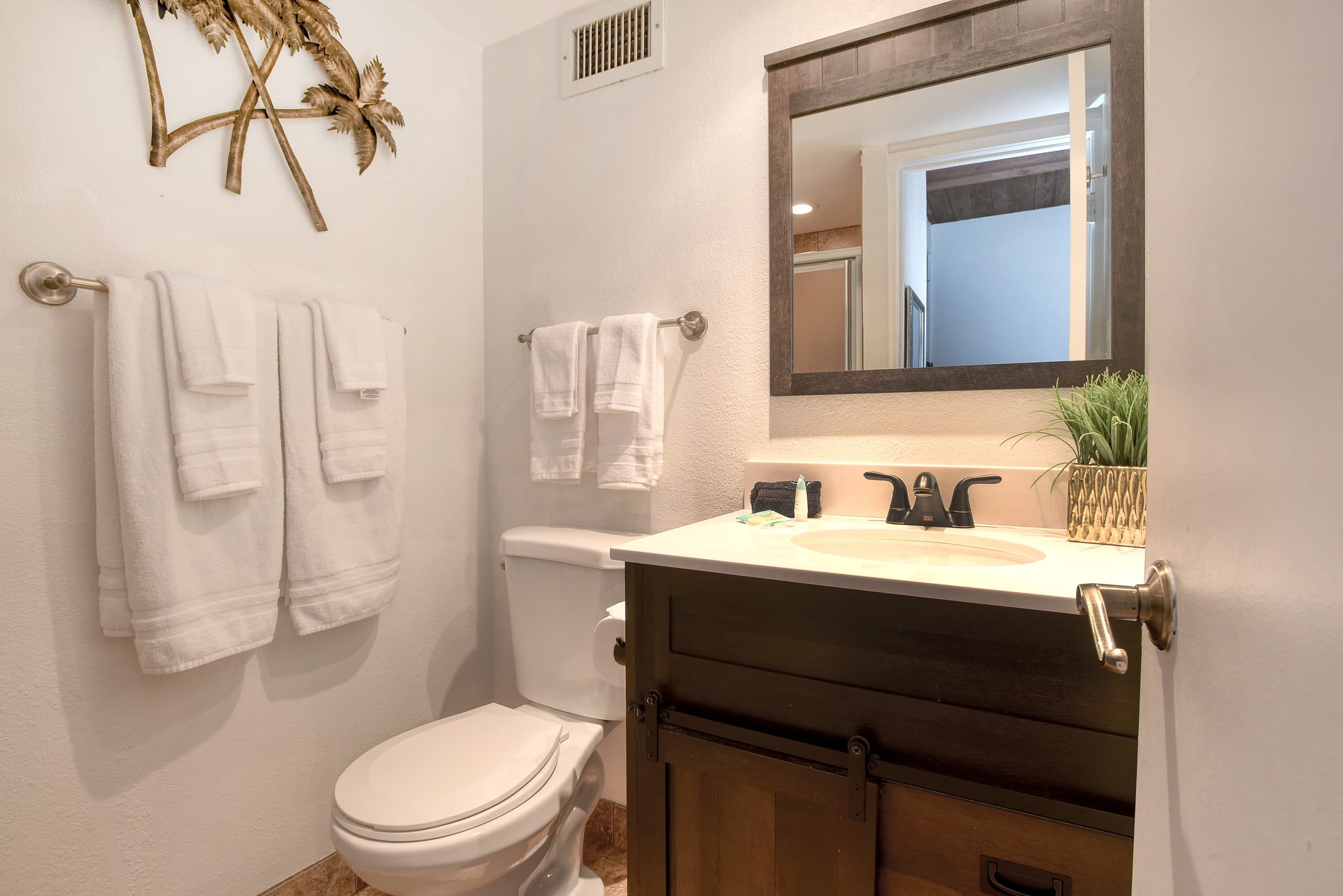 Condo in Kihei · ★4.8 · 2 bedrooms · 4 beds · 2 baths - Image 24