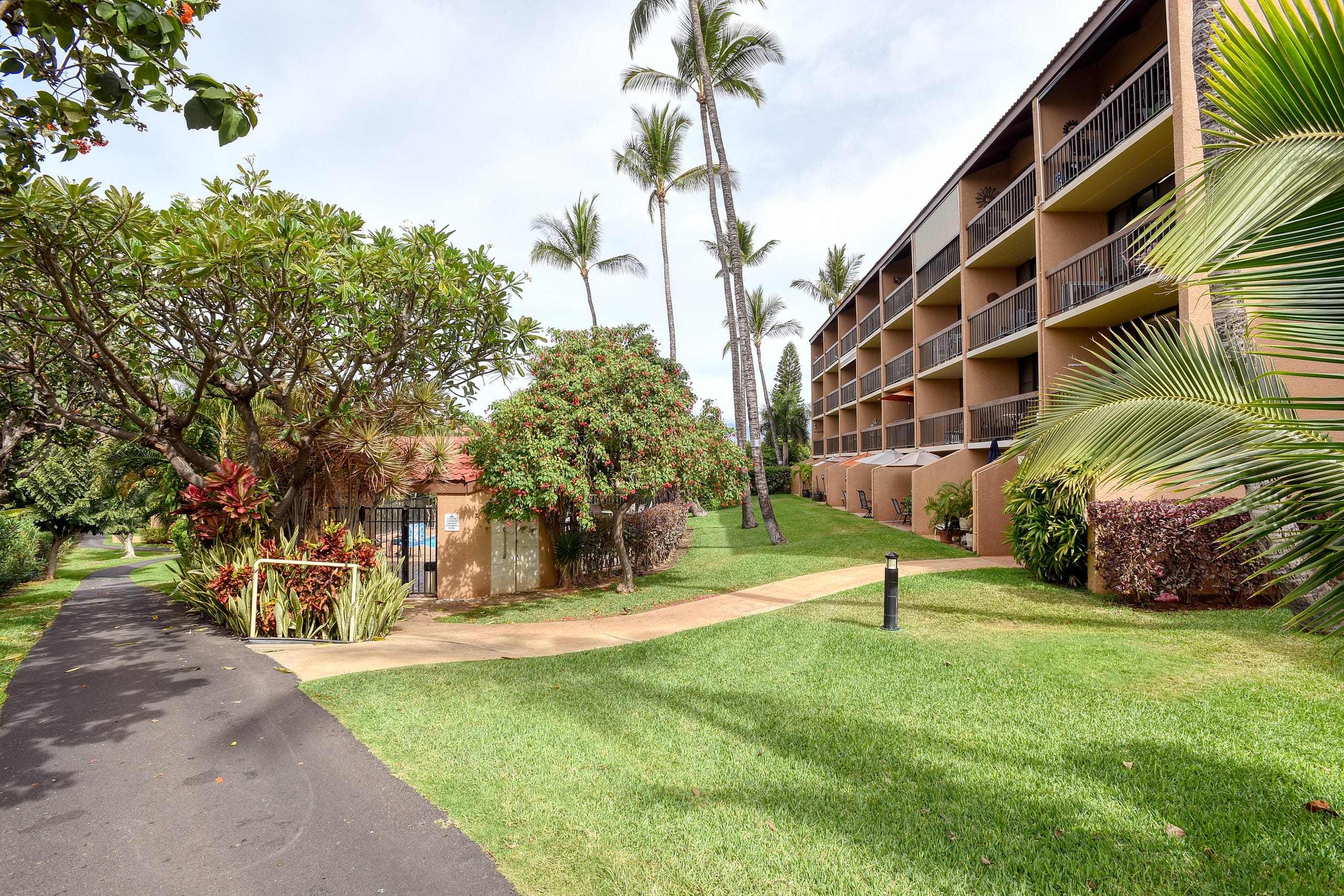 Condo in Kihei · ★4.8 · 2 bedrooms · 4 beds · 2 baths - Image 18