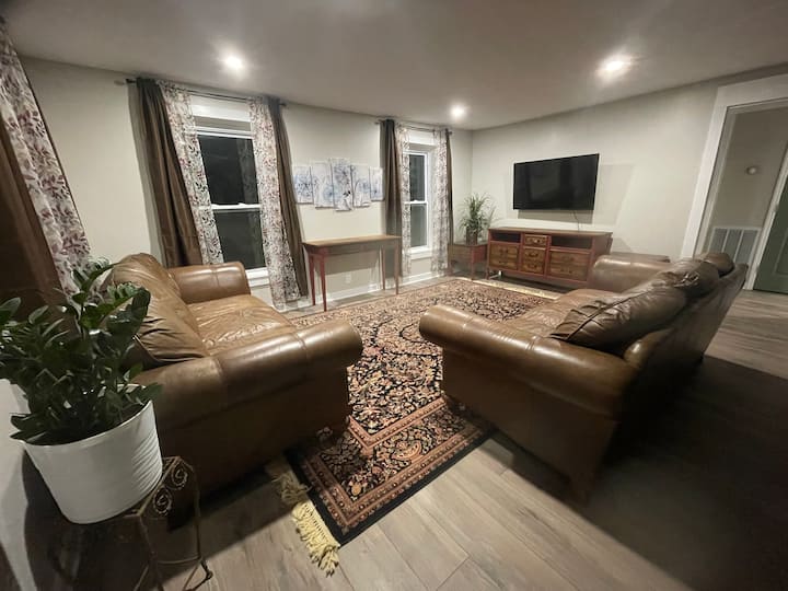 The Oak @ Windrock, only 12 mins drive, on 2 acres