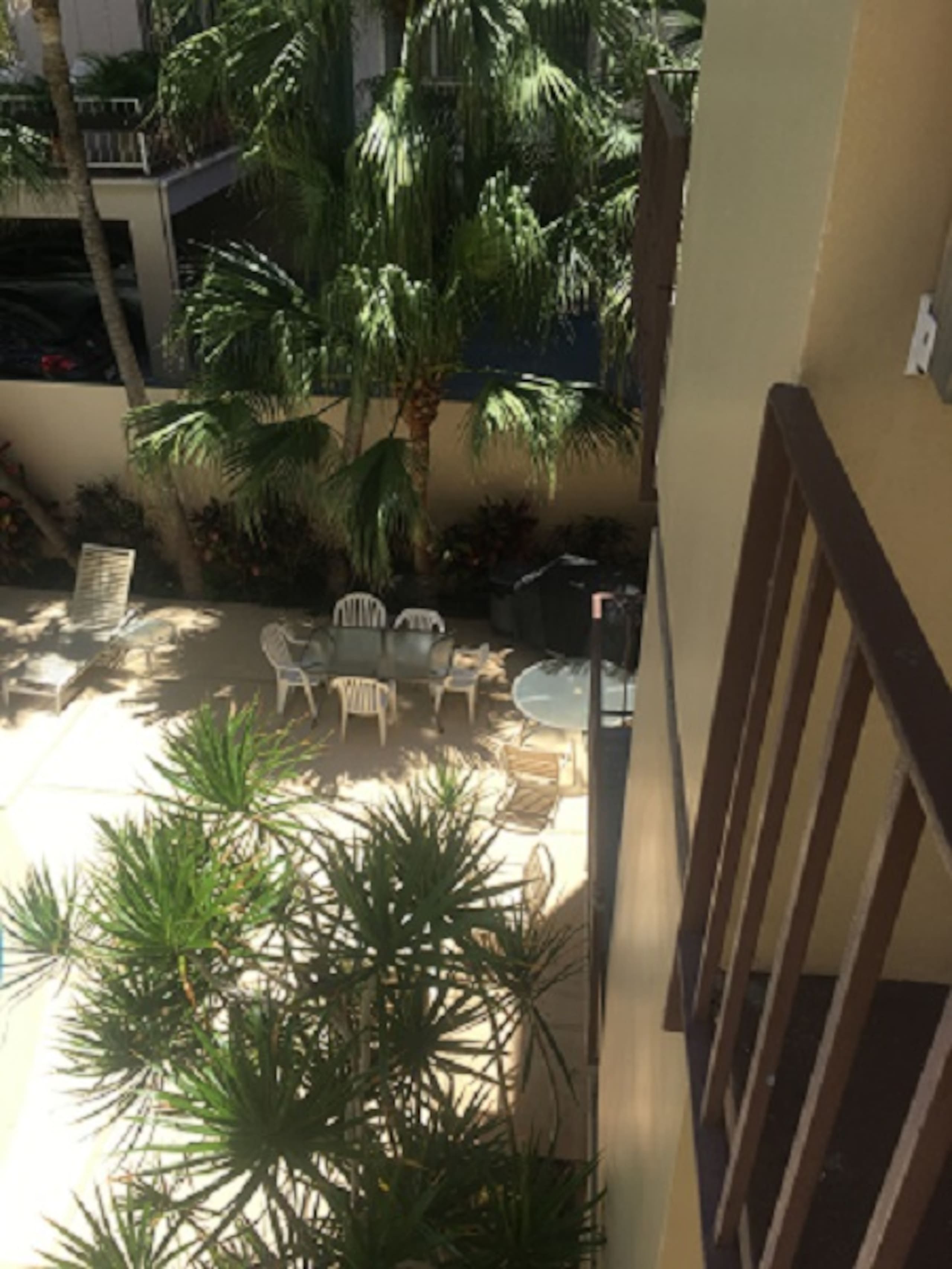 Condo in Honolulu · ★4.93 · 1 bedroom · 2 beds · 1 private bath - Image 12