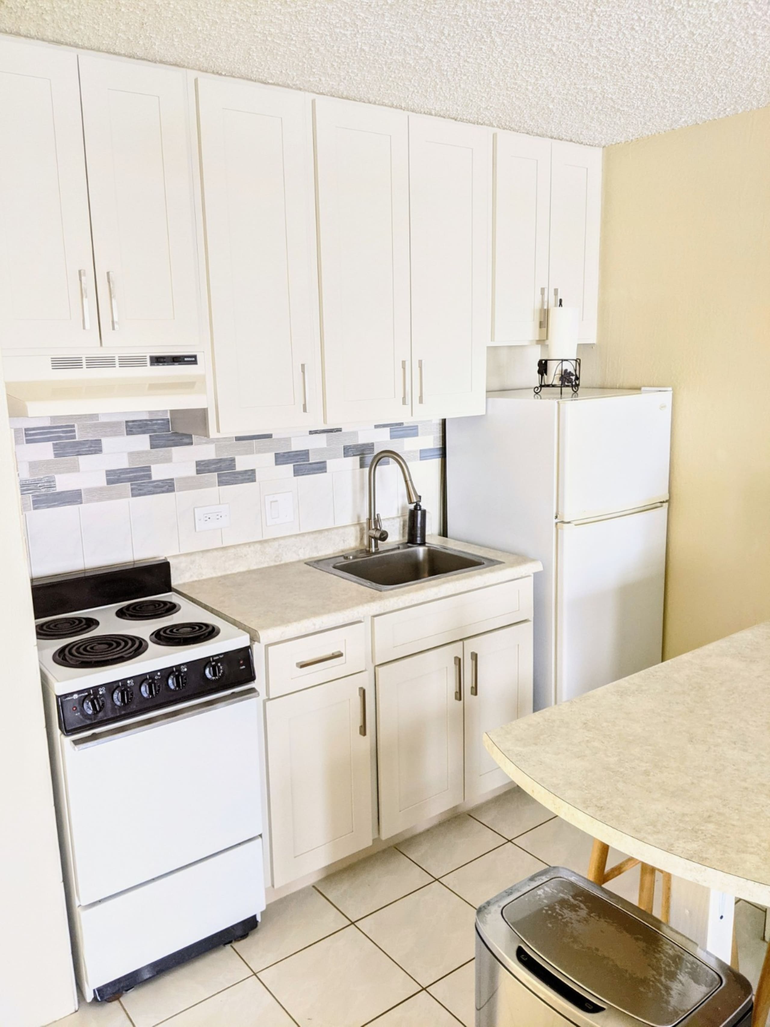 Condo in Honolulu · ★4.93 · 1 bedroom · 2 beds · 1 private bath - Image 3