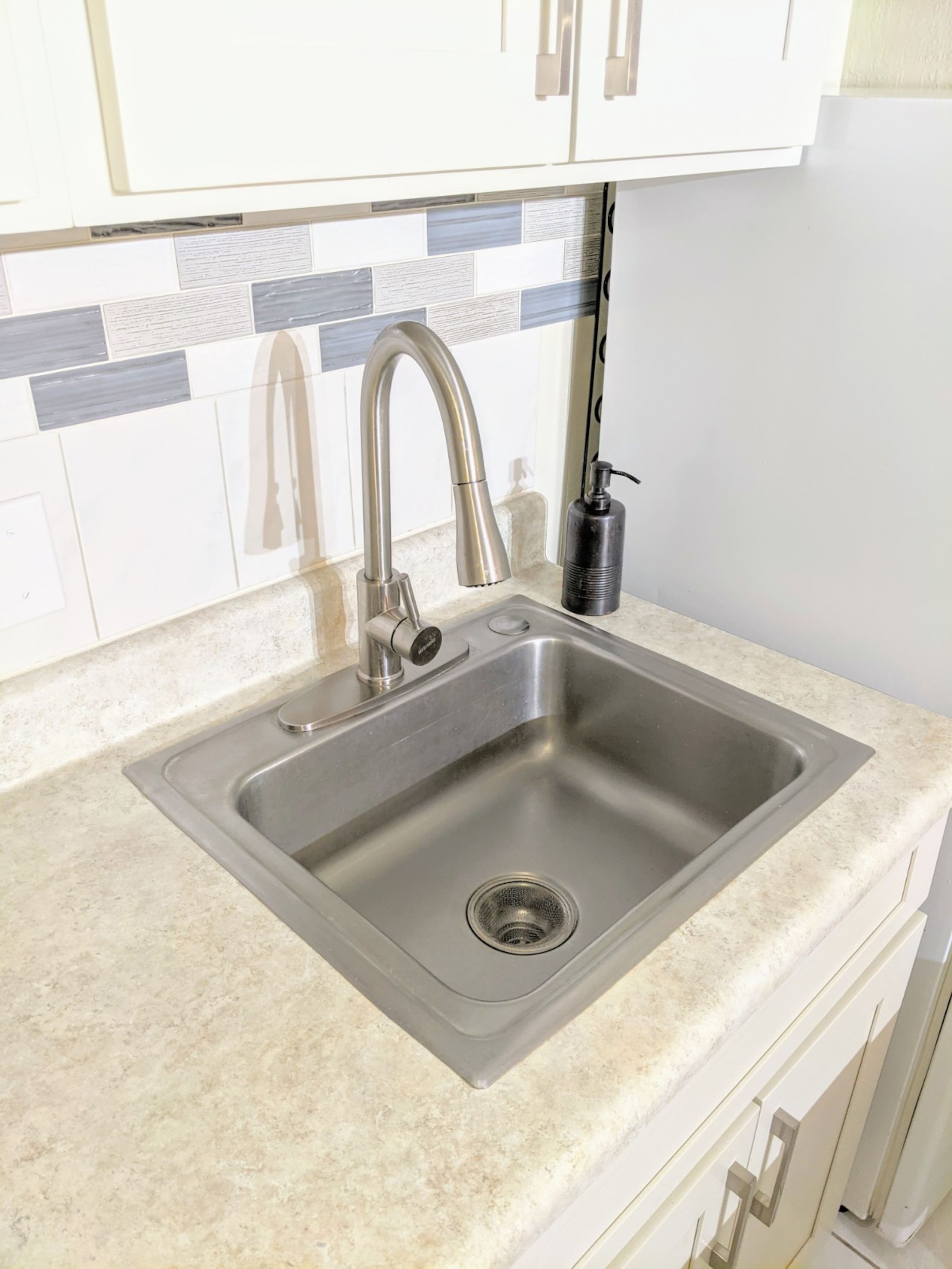 Condo in Honolulu · ★4.93 · 1 bedroom · 2 beds · 1 private bath - Image 18