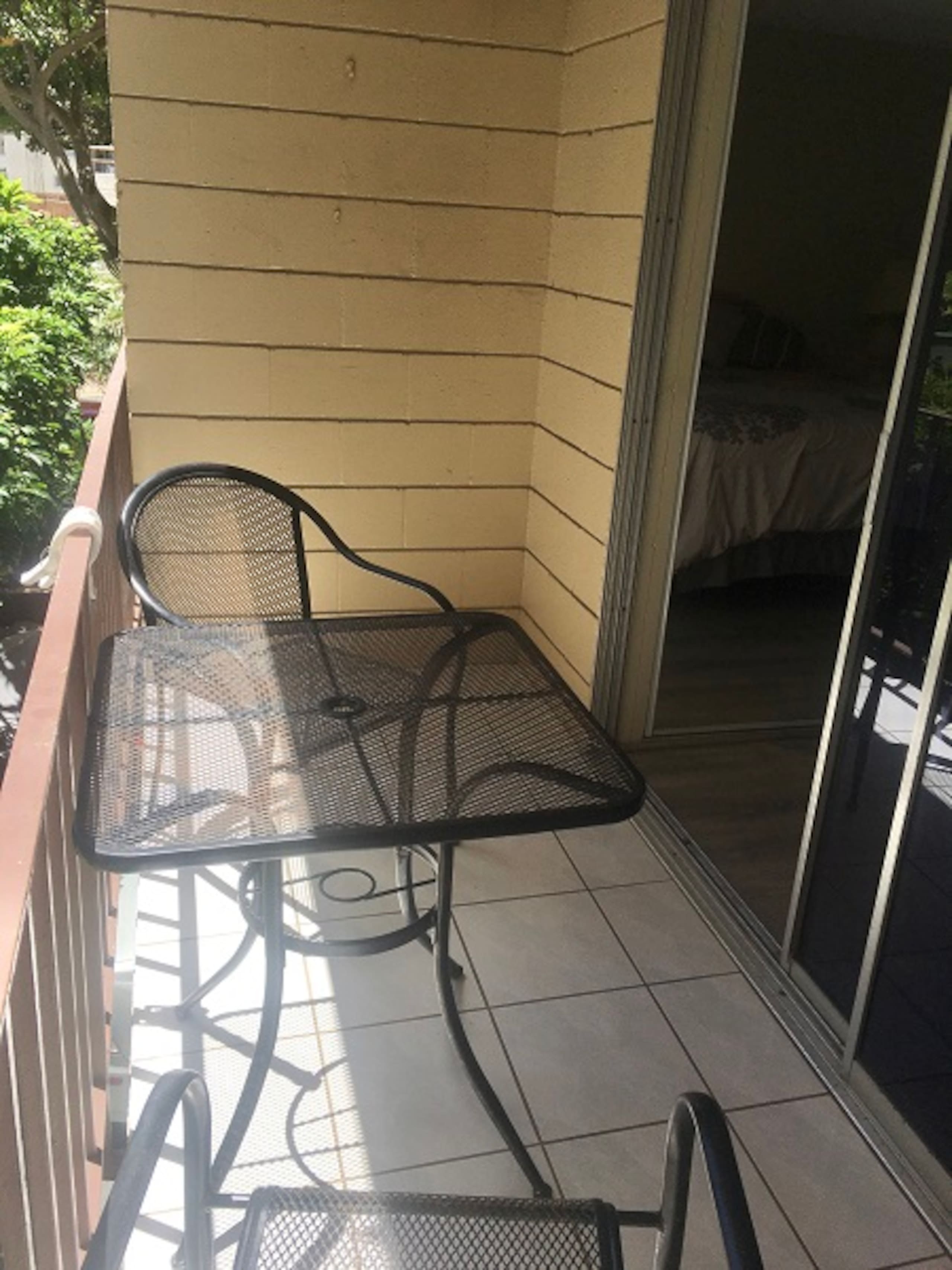 Condo in Honolulu · ★4.93 · 1 bedroom · 2 beds · 1 private bath - Image 13