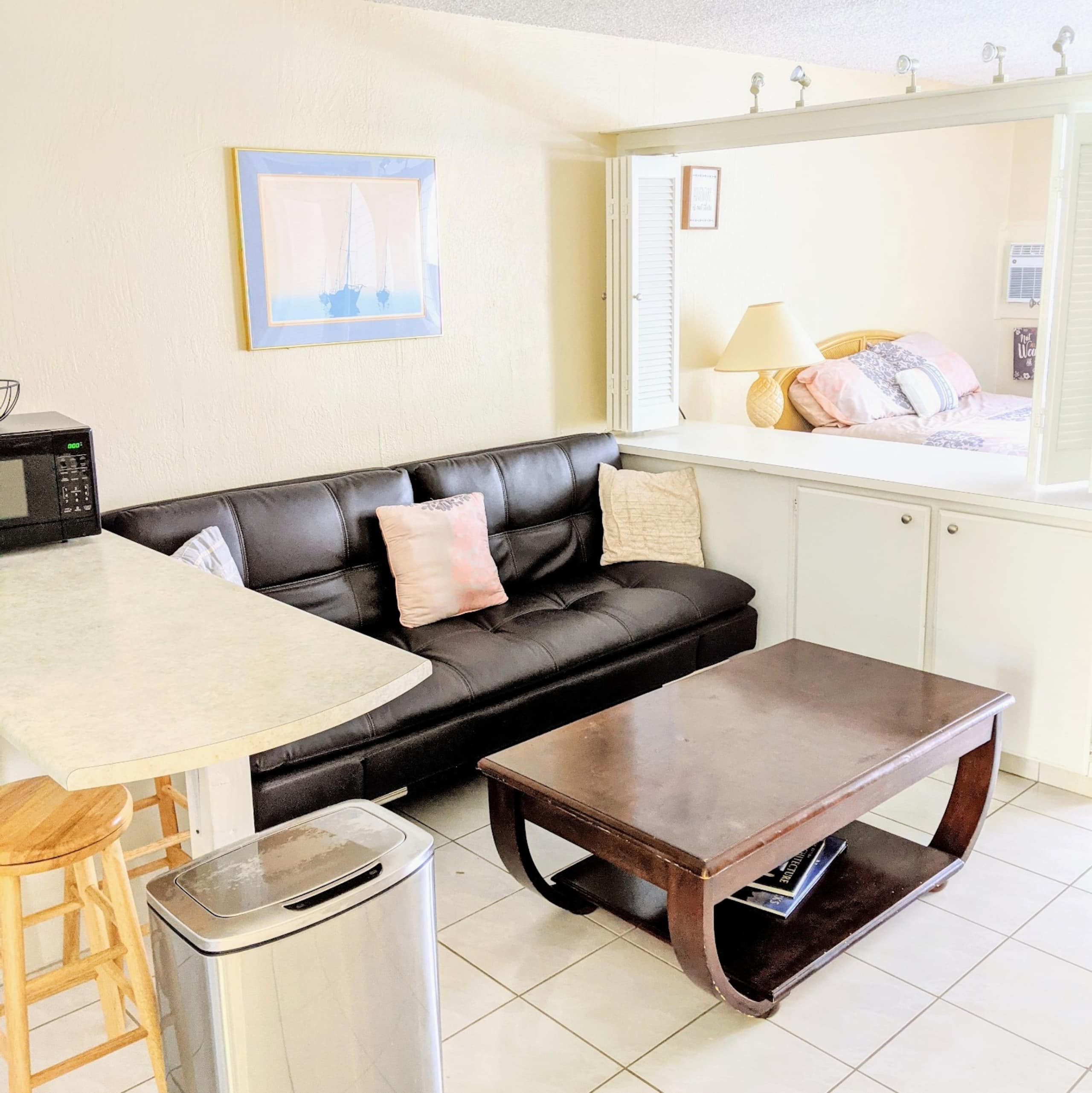 Condo in Honolulu · ★4.93 · 1 bedroom · 2 beds · 1 private bath - Image 1