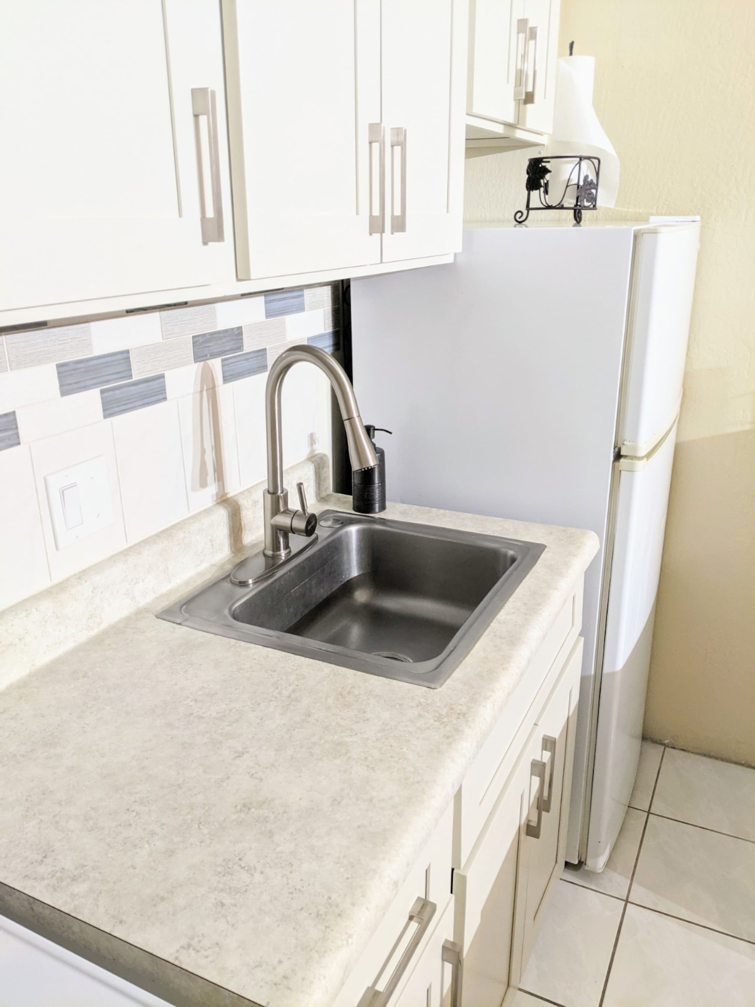 Condo in Honolulu · ★4.93 · 1 bedroom · 2 beds · 1 private bath - Image 16