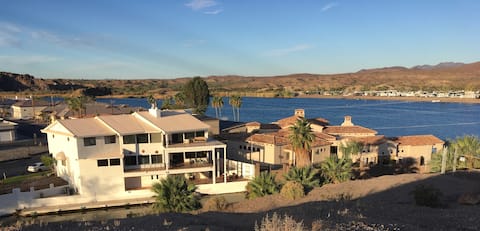 17 Beds Sleeps 25 7,500 sqft Priv Dock +Riv Entr.