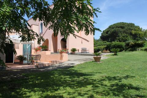 FLEGREA HOUSE villa: B&B appartament- pool wifi