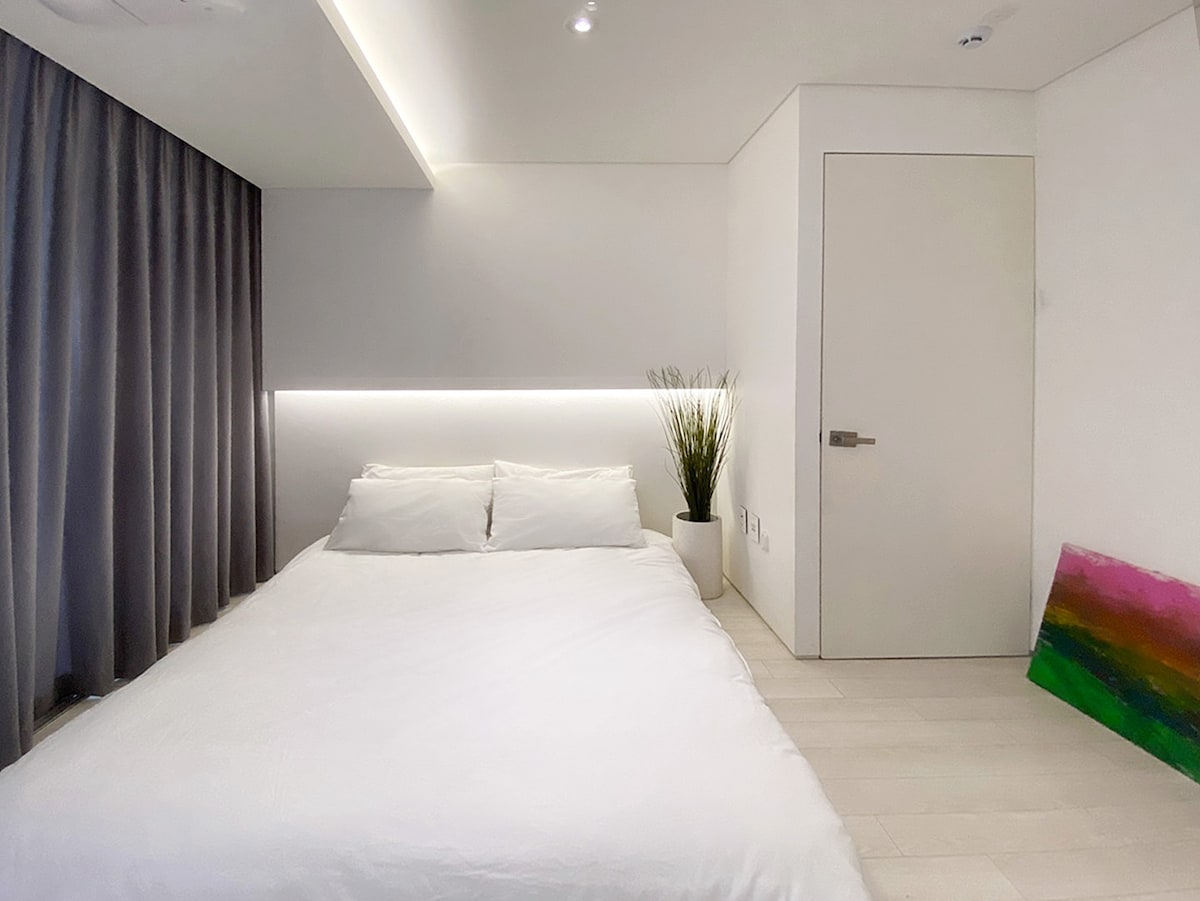 [4F] 
Chambre 1 : Lit Queen 1