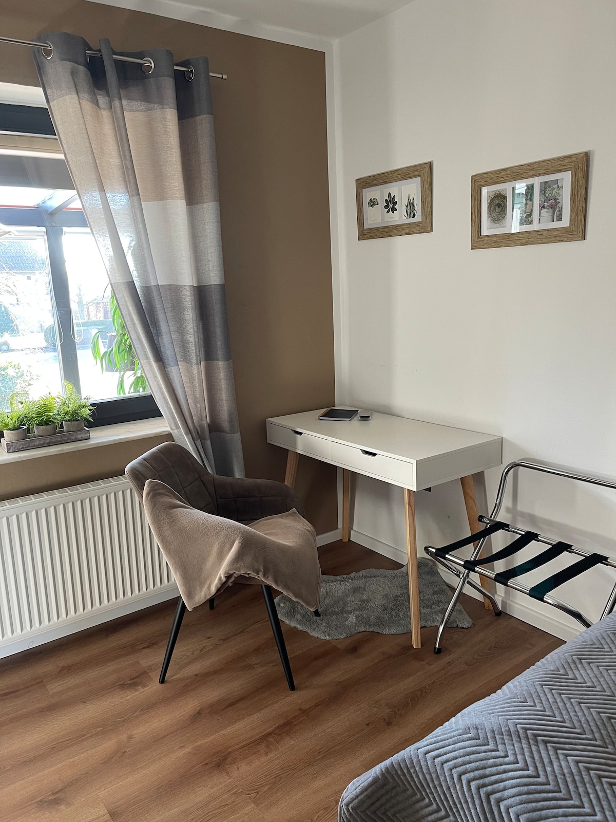 Bedroom 3, 140x200 King size bed, TV and desk