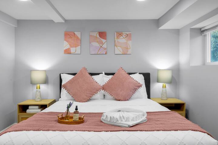 5b2b Newly Remodeled Entire House close to UW & DT gallery image 4