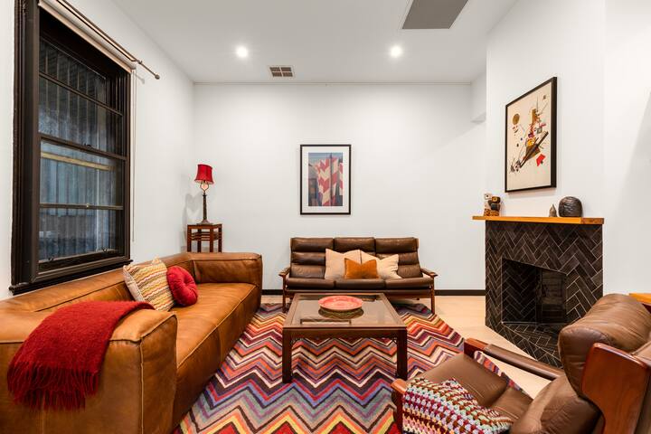 Fitzroy’s 3BR Luxury Retreat gallery image 3