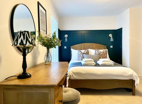 Beautiful Two Storey Apartment in City Centre- 1