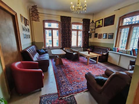 Floor for groups with bathroom in city villa in Weimar