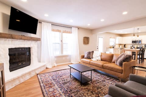 Acoustic Oasis- RUOFF Music & POOL TABLE sleeps 10