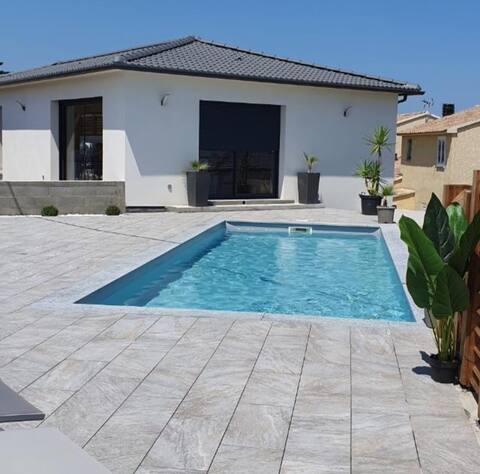 Contemporary villa with pool