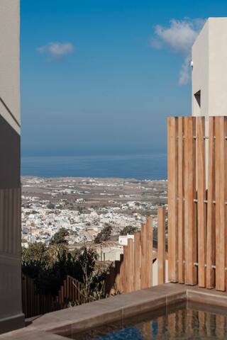 Family 2BDR Suite with Private Pool and Sea View