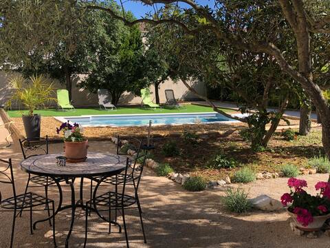 Pretty 8-person house in Monteux (10 min from Avignon)