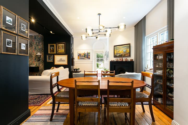 Charming apartment Private garden Peaceful Central gallery image 3