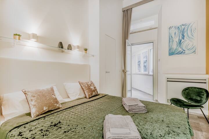 TH Trastevere Luxury-S.Cosimato Rome 2bd-2bt gallery image 2