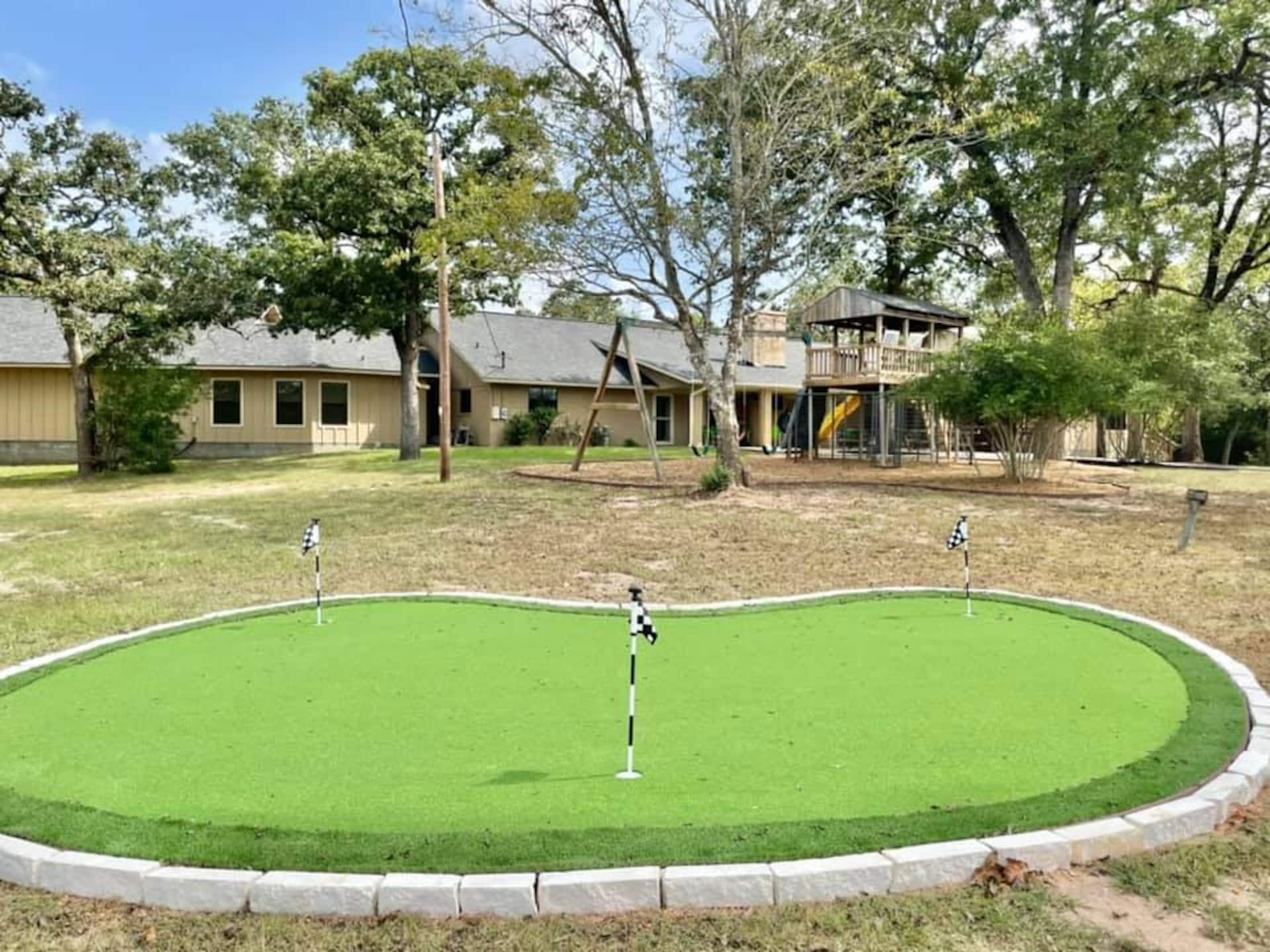 Secluded Whoop Acre Ranch SLEEPS 25-LOADED with entertainment