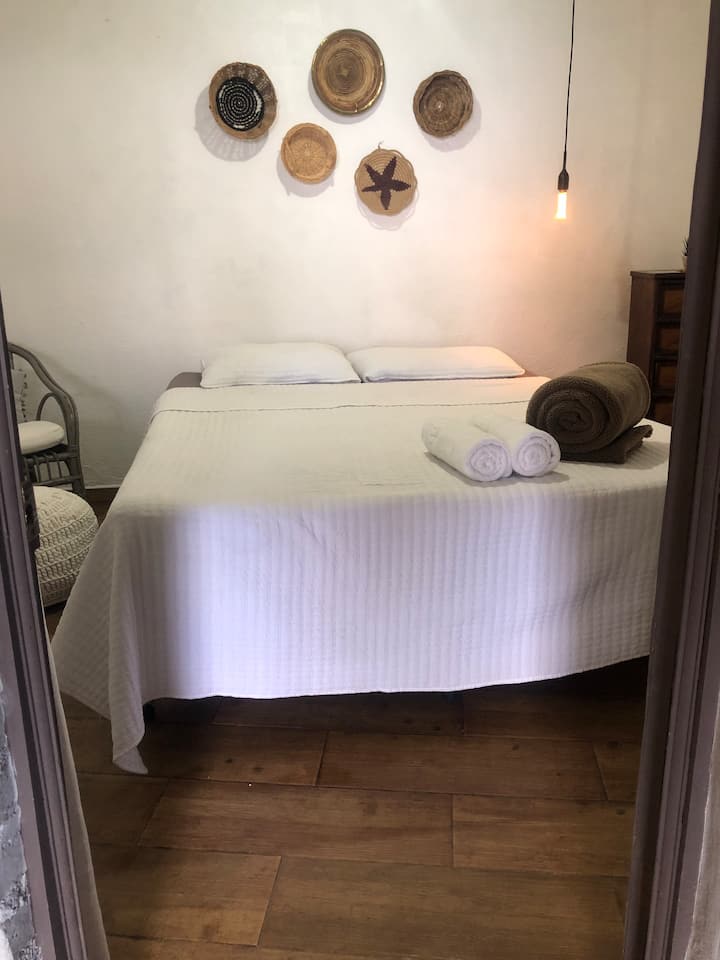 这是一楼房，可供两人入住 