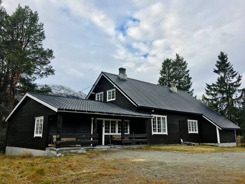 Great cabin for big groups!