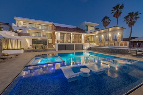 10 Bdrm/22 guests Oceanfront Villa with pano views
