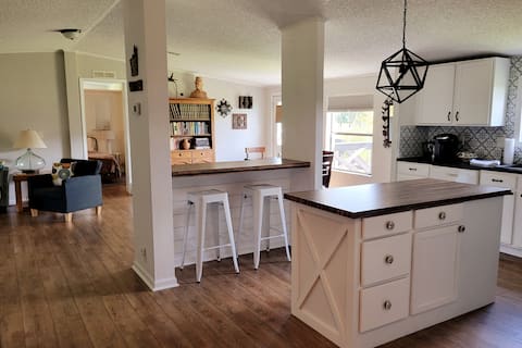 Guest House in Bucolic Setting