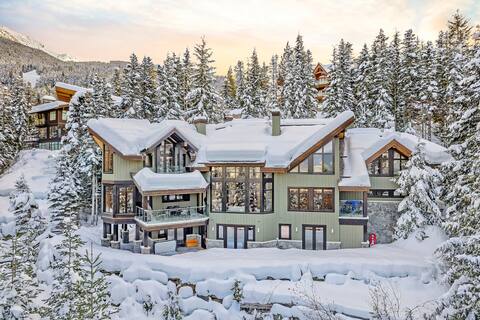 Slope Side Chalet | Ski-In/Out | Hot Tub
