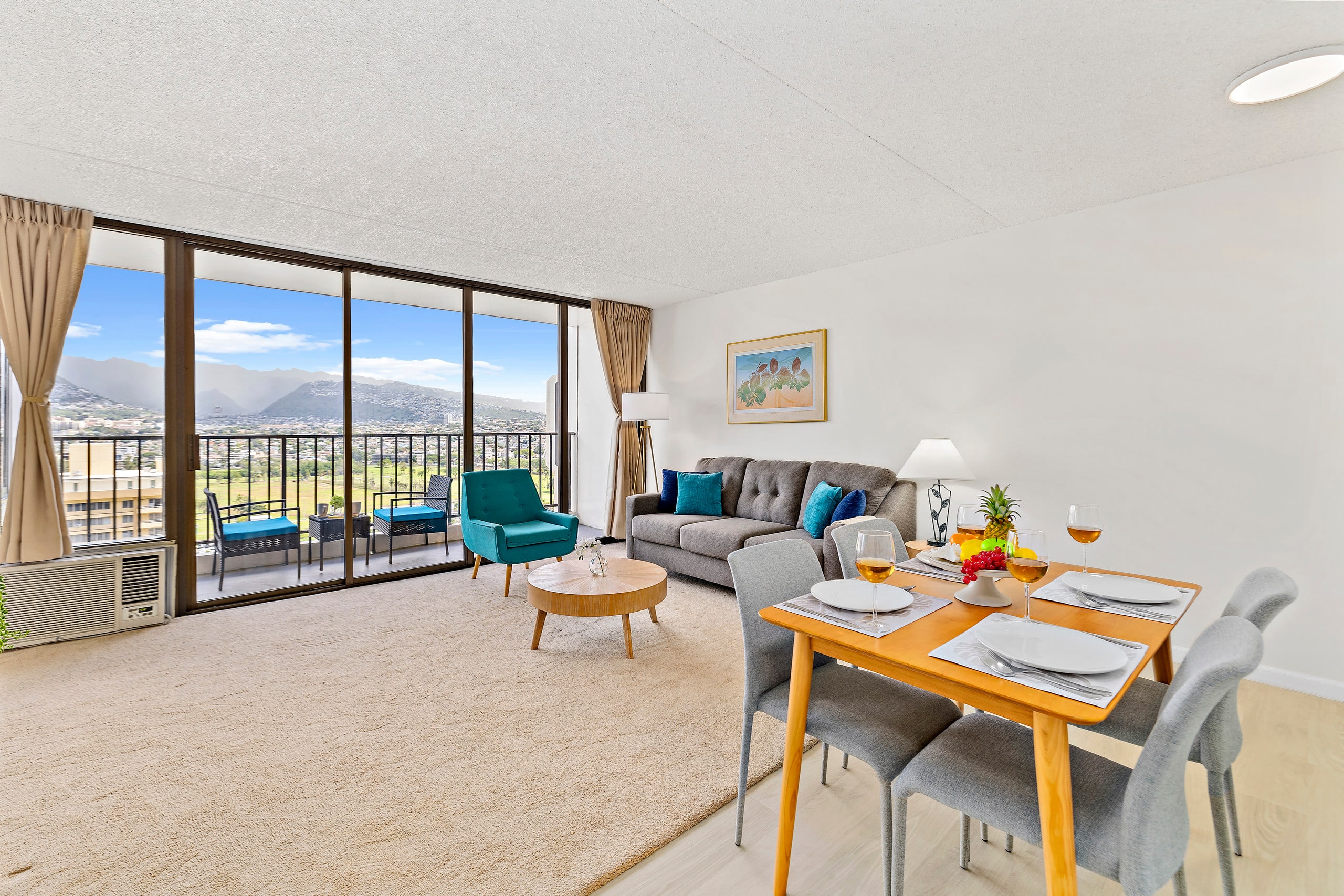 Condo in Honolulu · ★4.79 · 1 bedroom · 3 beds · 1 private bath - Image 11