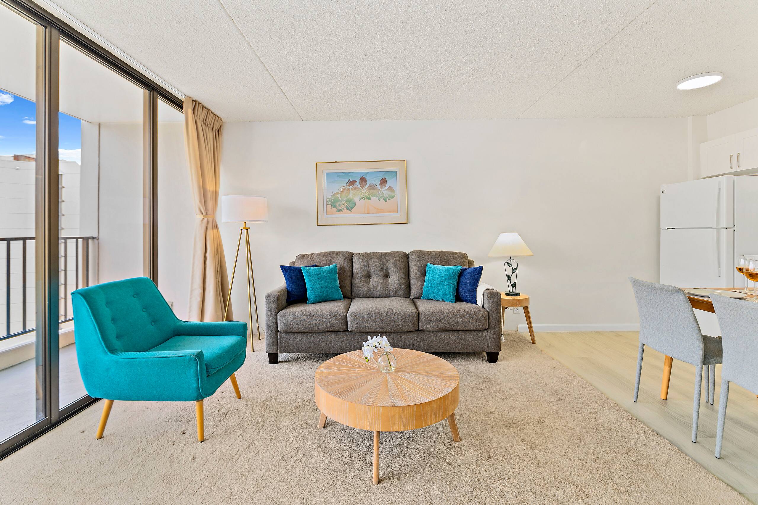 Condo in Honolulu · ★4.79 · 1 bedroom · 3 beds · 1 private bath - Image 4