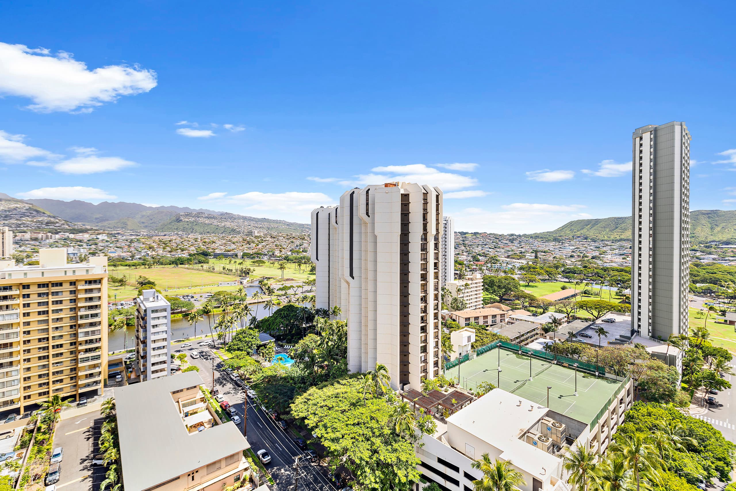 Condo in Honolulu · ★4.79 · 1 bedroom · 3 beds · 1 private bath - Image 24