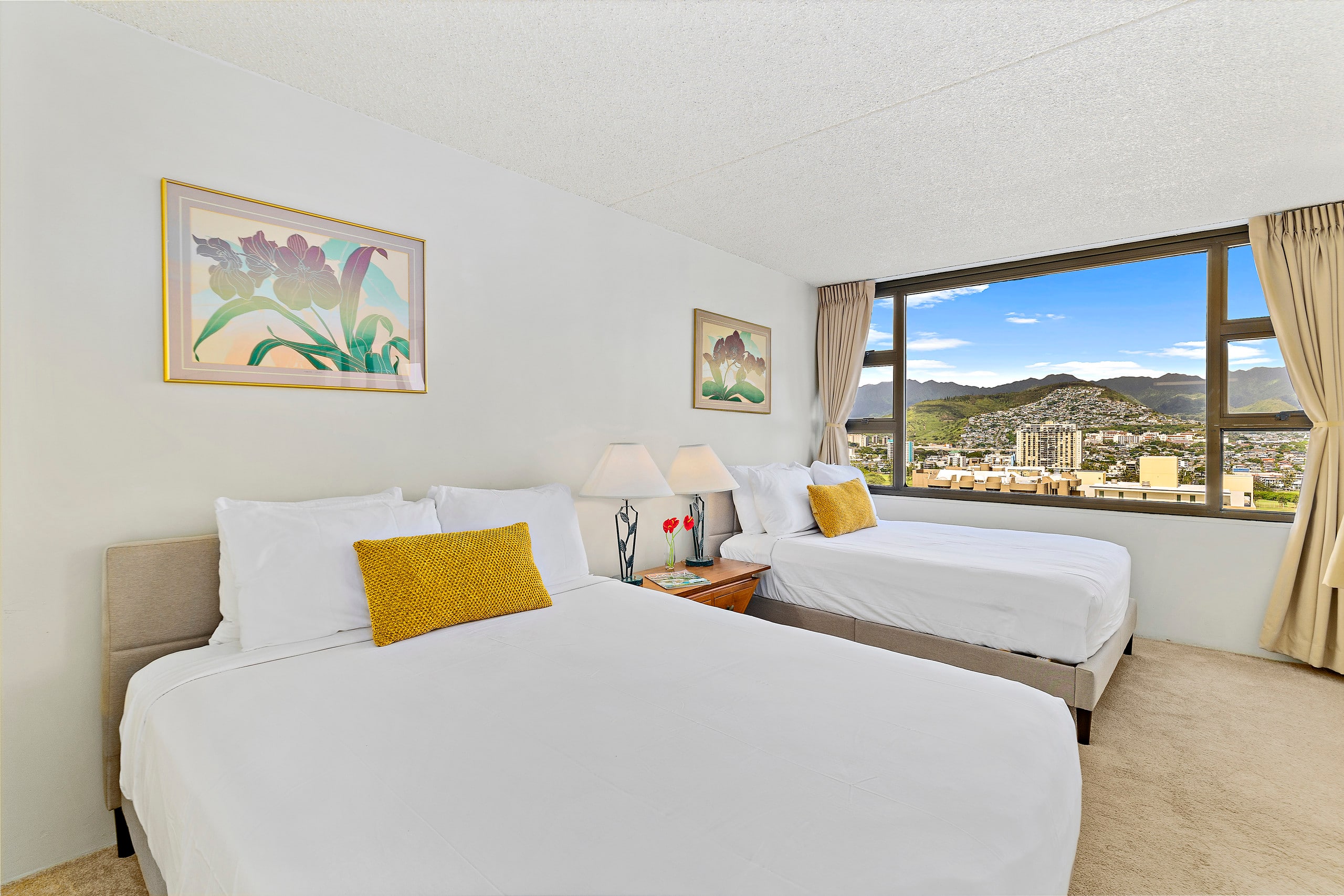 Condo in Honolulu · ★4.79 · 1 bedroom · 3 beds · 1 private bath - Image 13