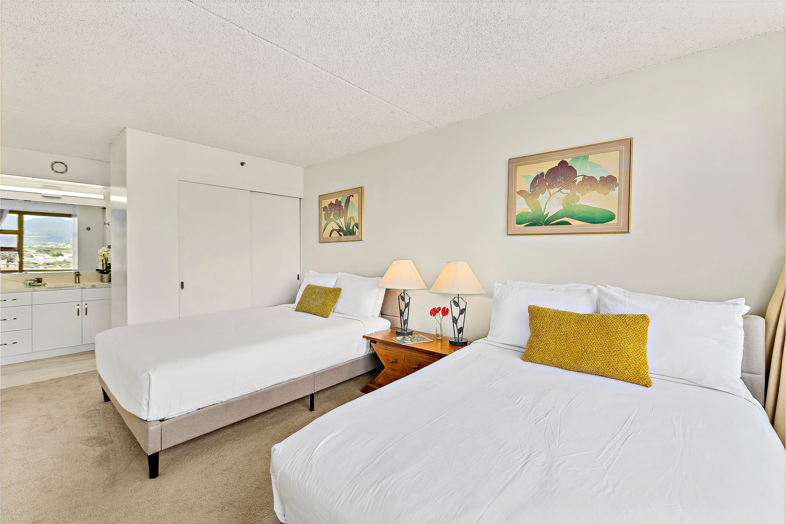 Condo in Honolulu · ★4.79 · 1 bedroom · 3 beds · 1 private bath - Image 14