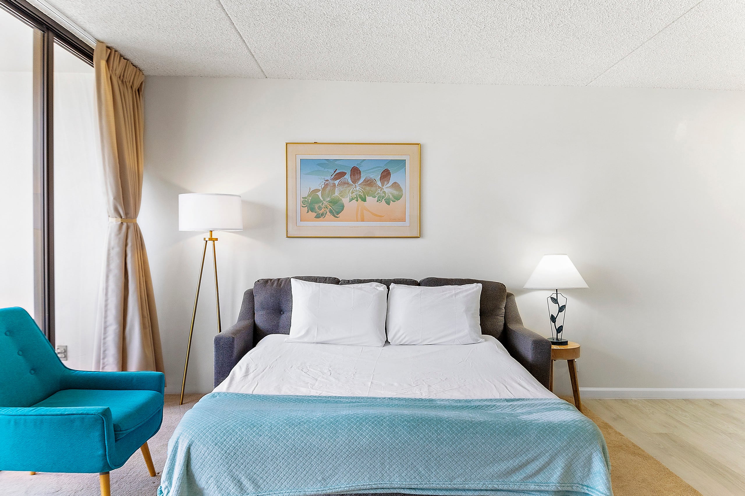 Condo in Honolulu · ★4.79 · 1 bedroom · 3 beds · 1 private bath - Image 7