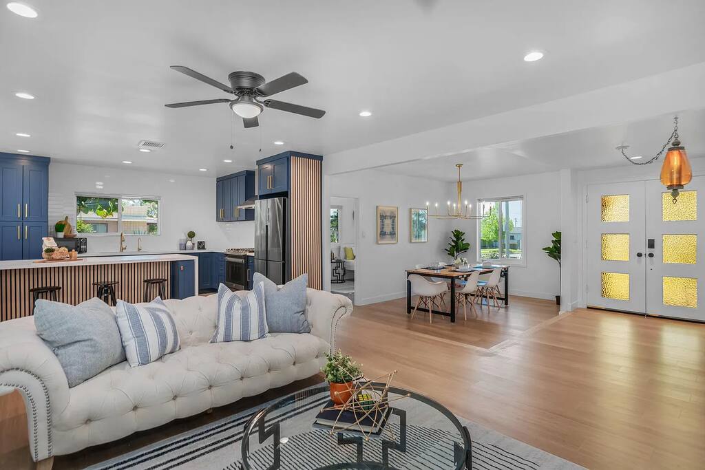 Modern 4BR | Spacious & Cozy Patio | Near Airport
